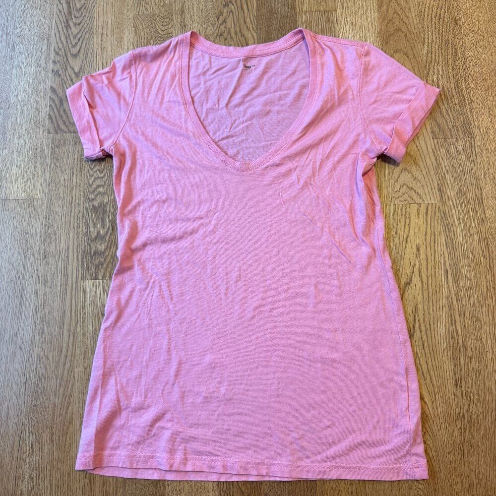 GAP Pink V-Neck Top Size XS